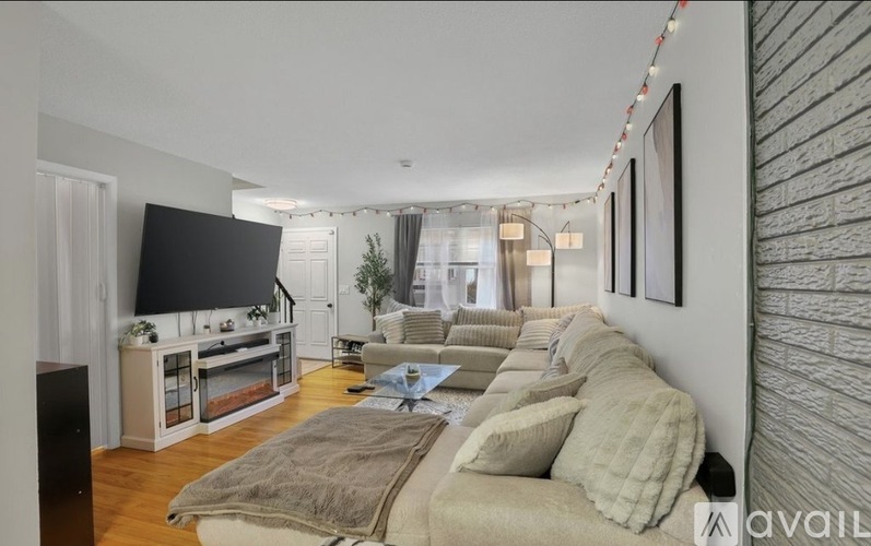 24 Woodward Ave 2 Beds Townhouse for Rent - Photo gallery 5
