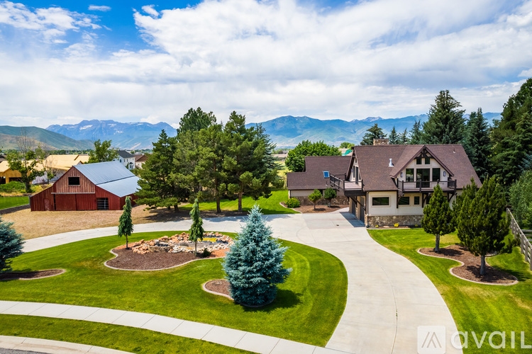 1314 S 2950 E 5 Beds Single Family Home for Rent - Photo gallery 2