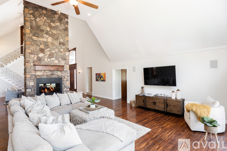 1314 S 2950 E 5 Beds Single Family Home for Rent - Photo gallery 5