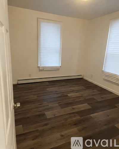 105 Lyons Avenue 4 Beds Apartment for Rent - Photo gallery 2