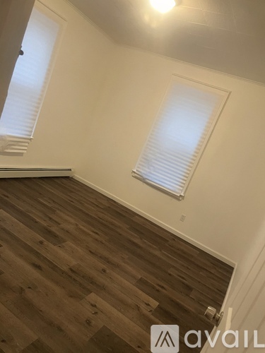 105 Lyons Avenue 4 Beds Apartment for Rent - Photo gallery 4