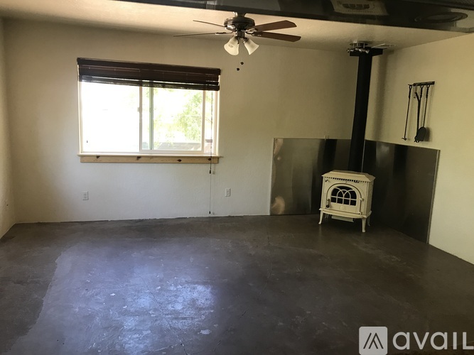 1703 E Arrowhead Ave 2 Beds Single Family Home for Rent - Photo gallery 3
