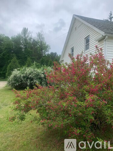 136 Hillsdale Rd 3 Beds Single Family Home for Rent - Photo gallery 2