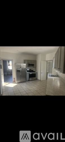245 Alexander Street 3 Beds Apartment for Rent - Photo gallery 4