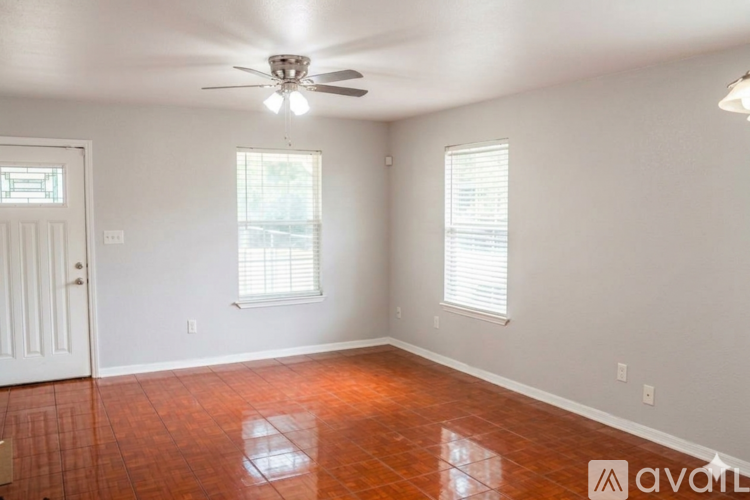 1610 Saxon Street 3 Beds Single Family Home for Rent - Photo gallery 3