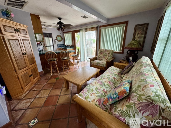 2818 Avenue E 1 Apartment for Rent - Photo gallery 3