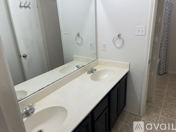516 Harvard Drive 4 Beds Single Family Home for Rent - Photo gallery 3