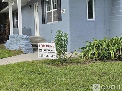 5236 9Th St 2 Beds Apartment for Rent