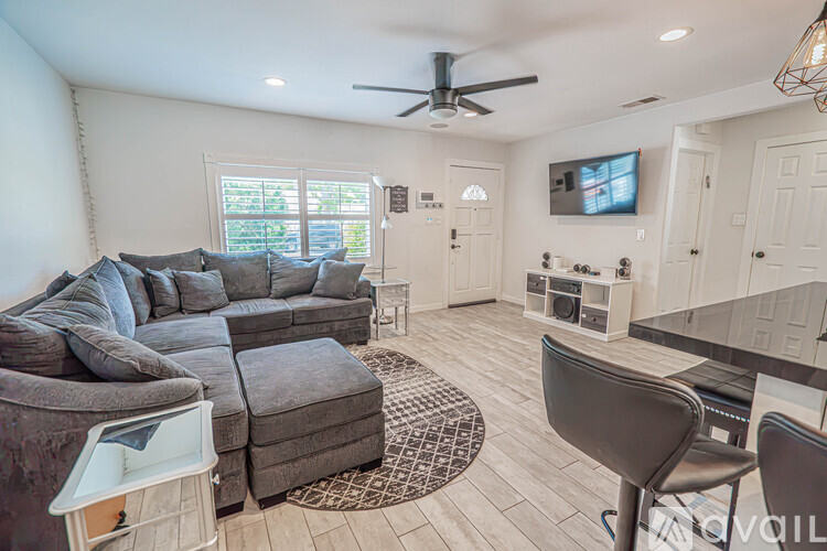 7044 Garden Grove Ave 2 Beds Single Family Home for Rent - Photo gallery 5