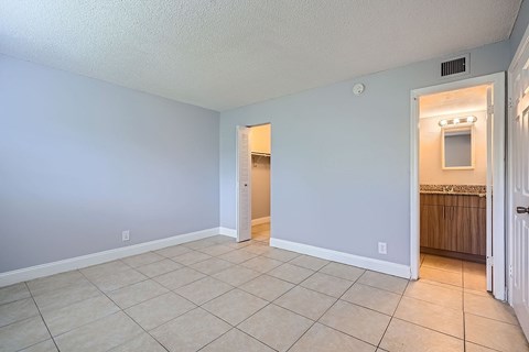 2111 Northwest 55Th Avenue 2 Beds Apartment for Rent