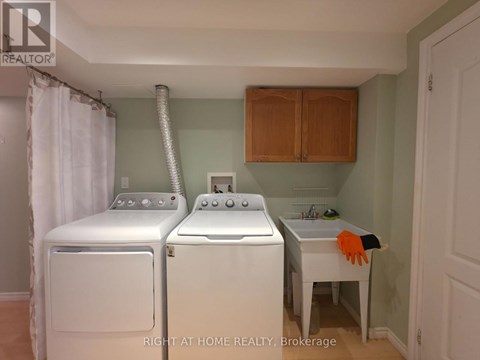LOWER - 163 WILLIAMSON DRIVE E 2 Beds Apartment for Rent