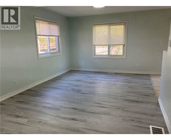 470 COLT Street 4 Beds Home, Townhouse for Rent - Photo gallery 3