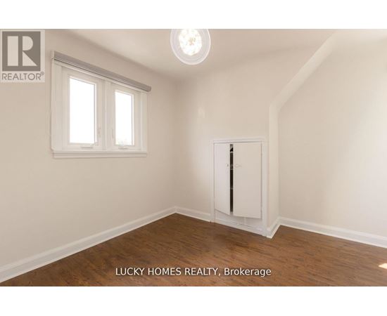 157 CENTRE STREET S 2 Beds Home, Multifamily, Duplex for Rent - Photo gallery 2