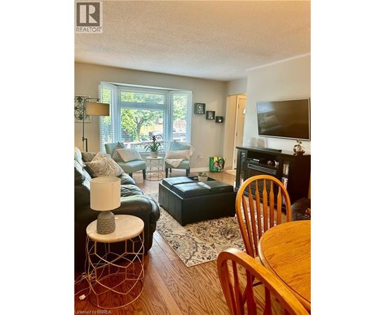 130 BRANTWOOD PARK Road Unit# upper 3 Beds House for Rent - Photo gallery 5