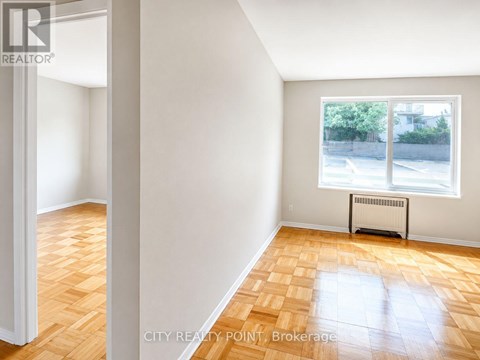 209 - 990 AVENUE ROAD 2 Beds Apartment for Rent