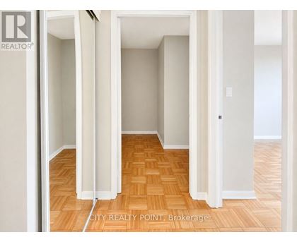 209 - 990 AVENUE ROAD 2 Beds Apartment, Condo, Home for Rent - Photo gallery 4