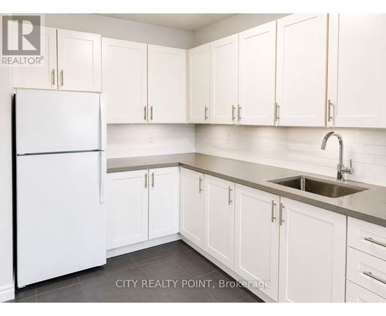 701 - 525 EGLINTON AVENUE E 1 Apartment, Condo, Home for Rent - Photo gallery 1