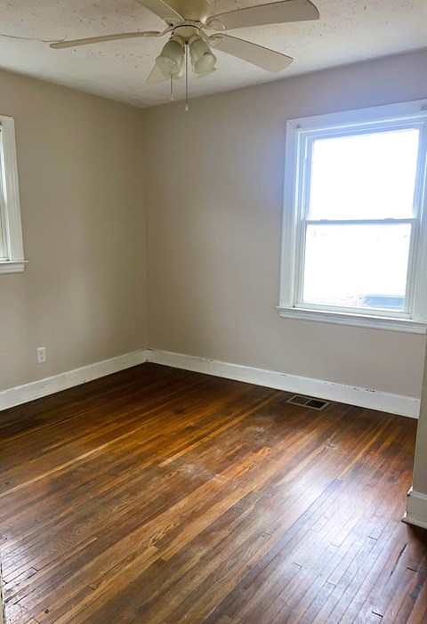 4170 Hazelwood Ave 2 Beds Apartment for Rent