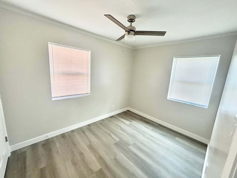 4557 Buchanan Street 3 Beds Apartment for Rent