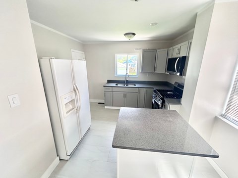 4557 Buchanan Street 3 Beds Apartment for Rent