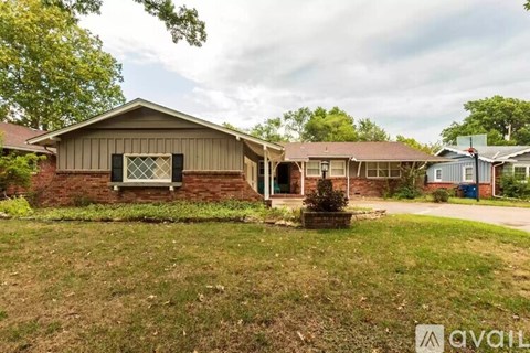 6302 East 11Th Street North 3 Beds Apartment for Rent