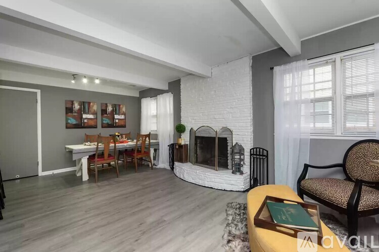 6302 East 11th Street North 3 Beds Single Family Home for Rent - Photo gallery 3