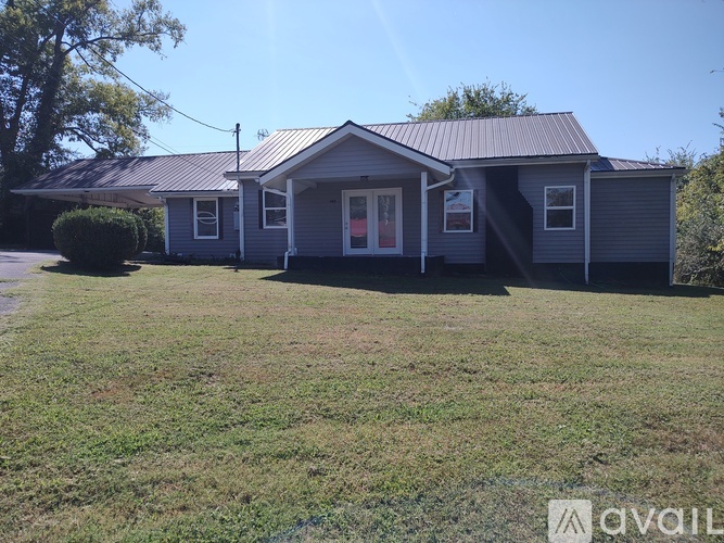 105 Elm Street 2 Beds Single Family Home for Rent - Photo gallery 4
