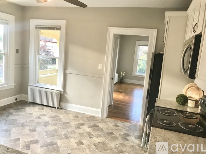 17 Davis Ave 1 Apartment for Rent - Photo gallery 5