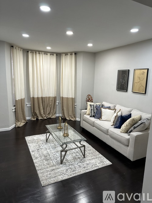 38 Rhode Island Avenue Northwest 6 Beds Single Family Home for Rent - Photo gallery 2