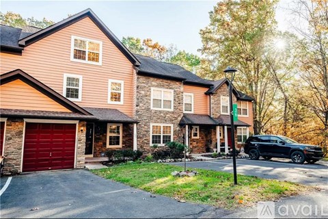 36 Skyview Drive 3 Beds Apartment for Rent