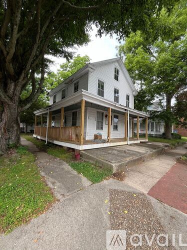 605 Main St 4 Beds Single Family Home for Rent - Photo gallery 2