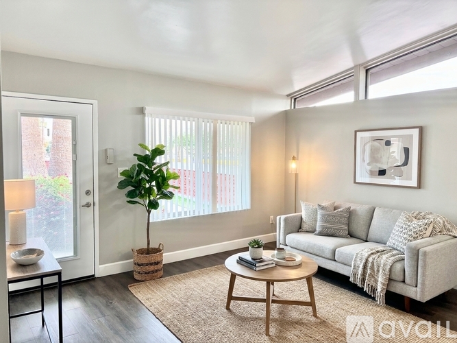 2726 E Glenrosa Ave 2 Beds Apartment for Rent - Photo gallery 5