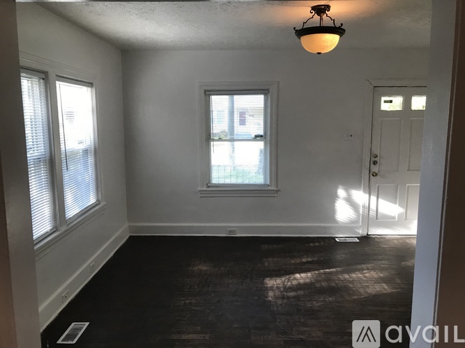 1102 E Elm St 3 Beds Single Family Home for Rent - Photo gallery 5