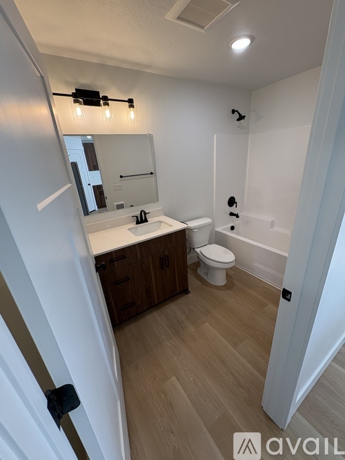 950 Valentine Lane 2 Beds Apartment for Rent - Photo gallery 3