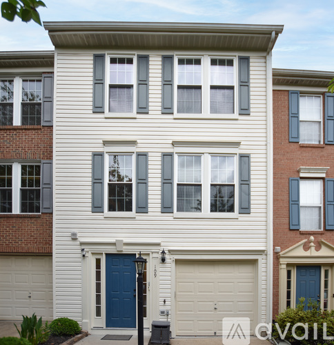 109 Shirley Square Southeast 3 Beds Townhouse for Rent - Photo gallery 1