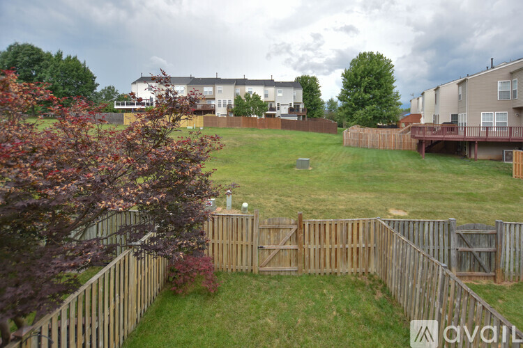 109 Shirley Square Southeast 3 Beds Townhouse for Rent - Photo gallery 3