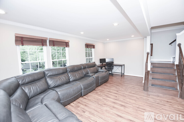 109 Shirley Square Southeast 3 Beds Townhouse for Rent - Photo gallery 5