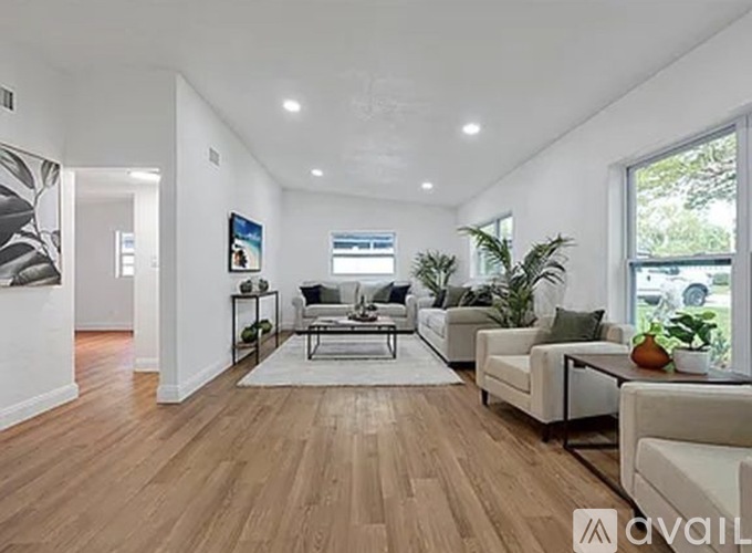 1711 White Avenue 2 Beds Single Family Home for Rent - Photo gallery 2