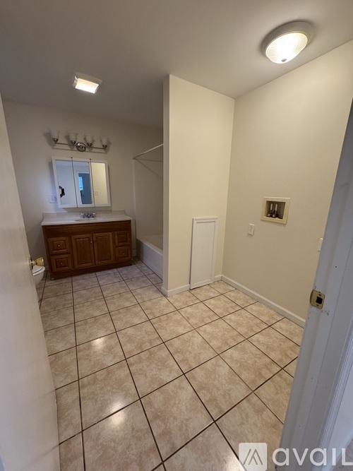 76 Broad St 3 Beds Single Family Home for Rent - Photo gallery 3