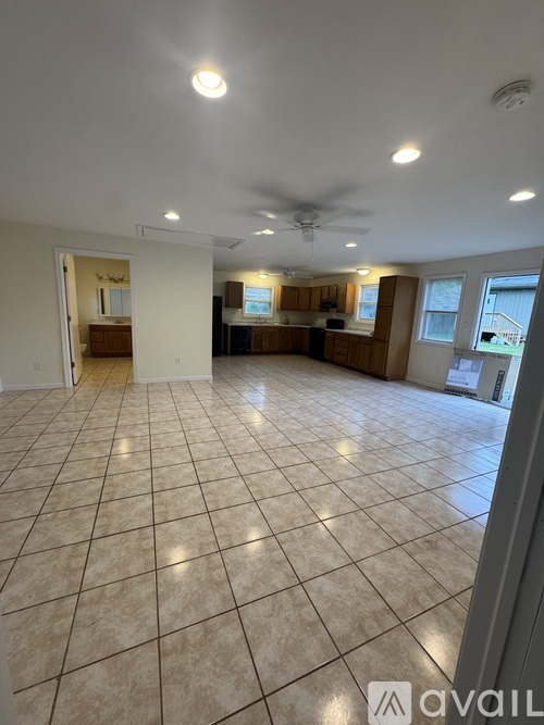 76 Broad St 3 Beds Single Family Home for Rent - Photo gallery 5