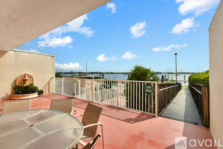 159 Marine St 2 Beds Condo for Rent - Photo gallery 2