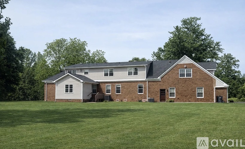 1959 Stroud Road 5 Beds Single Family Home for Rent - Photo gallery 2