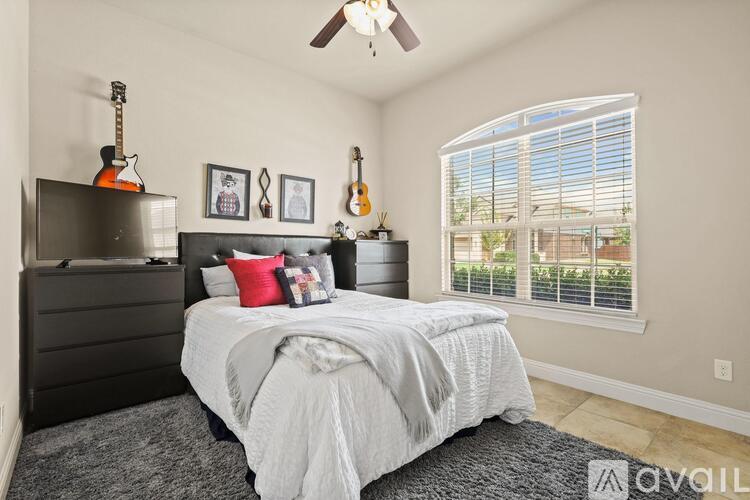 3900 Fordham St 4 Beds Single Family Home for Rent - Photo gallery 5