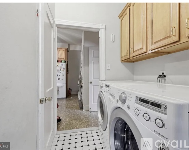48 East Stewart Avenue Unit A 3 Beds Single Family Home for Rent - Photo gallery 3