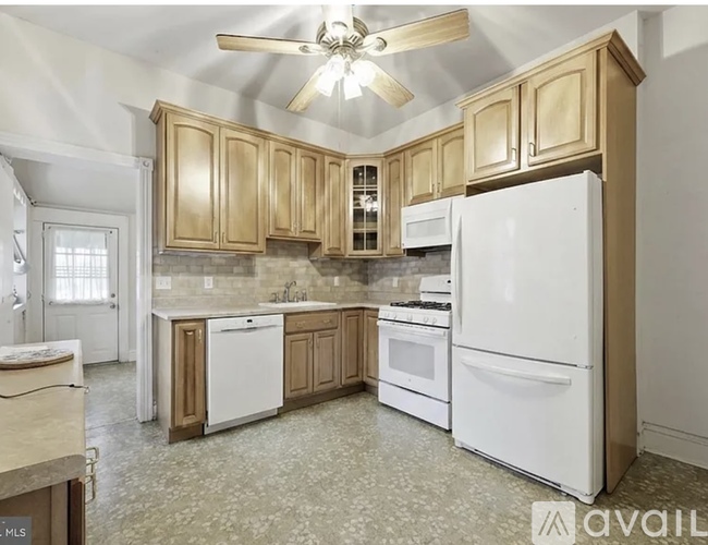 48 East Stewart Avenue Unit A 3 Beds Single Family Home for Rent - Photo gallery 4