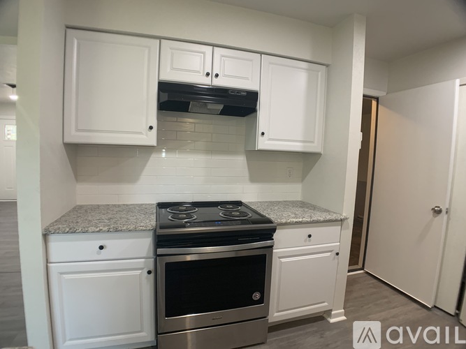 1232 King Dr 4 Beds Single Family Home for Rent - Photo gallery 2