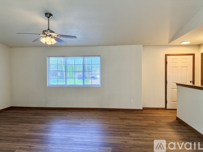 275 S 21st St Ct 4 Beds Single Family Home for Rent - Photo gallery 4