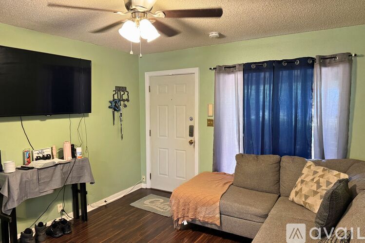 1113 Harlan Ave 2 Beds Single Family Home for Rent - Photo gallery 3