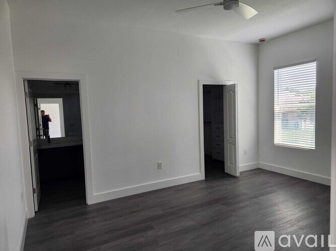 9211 Northcliffe Blvd 3 Beds Single Family Home for Rent - Photo gallery 5