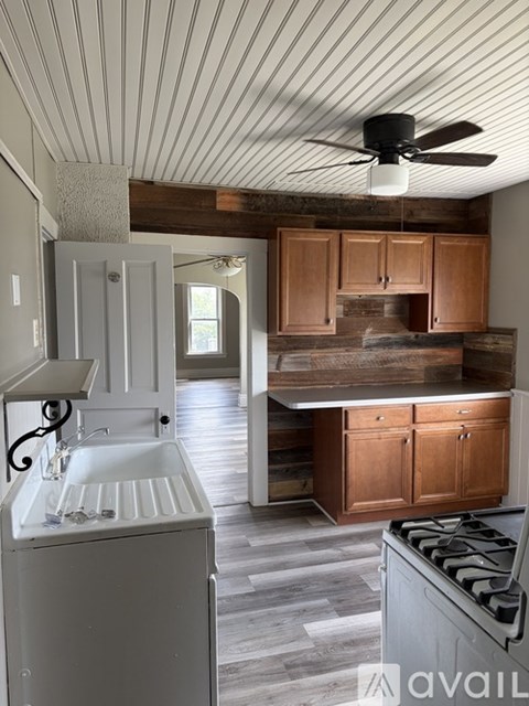 54 Lincoln St 2 Beds Apartment for Rent